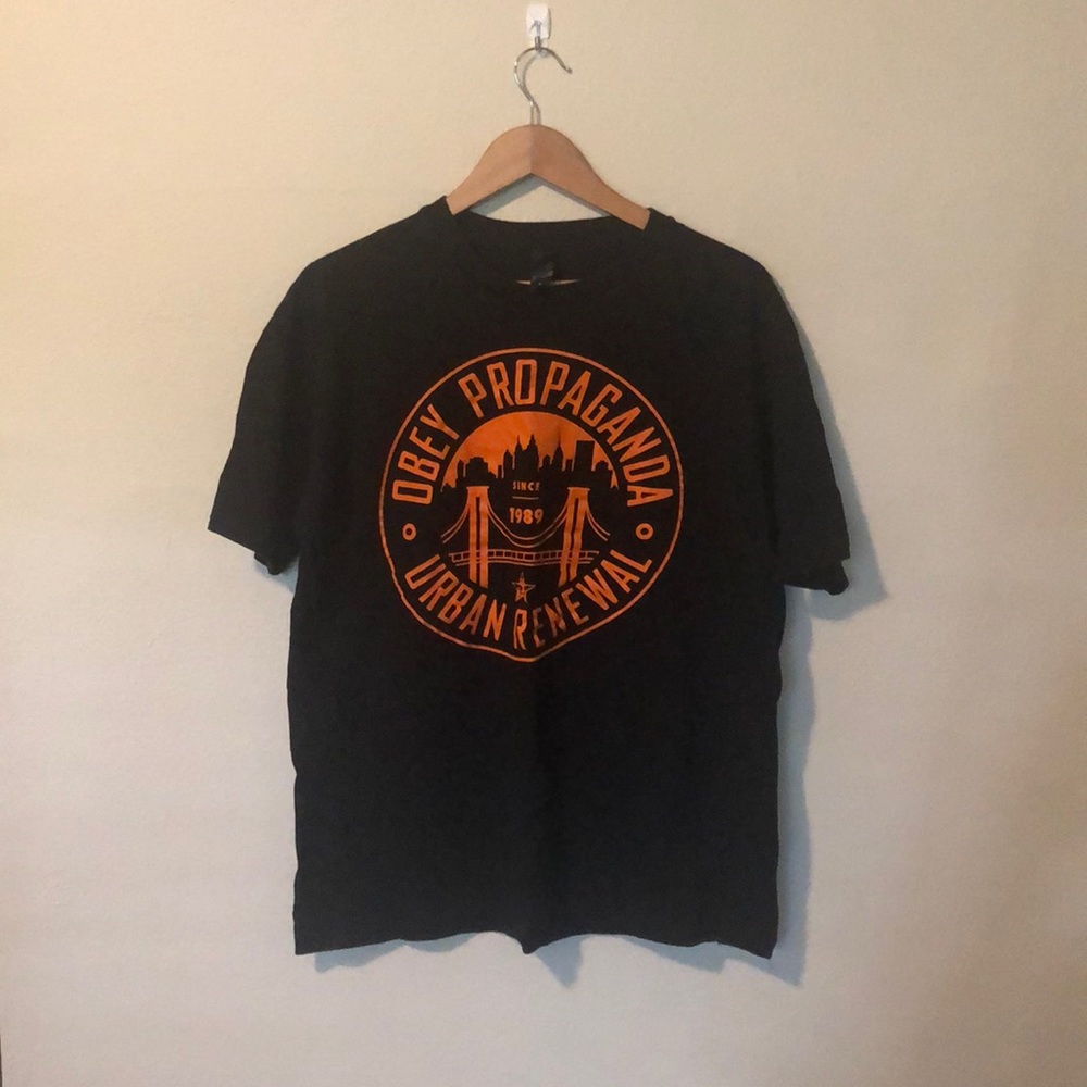 Like new Obey Tee